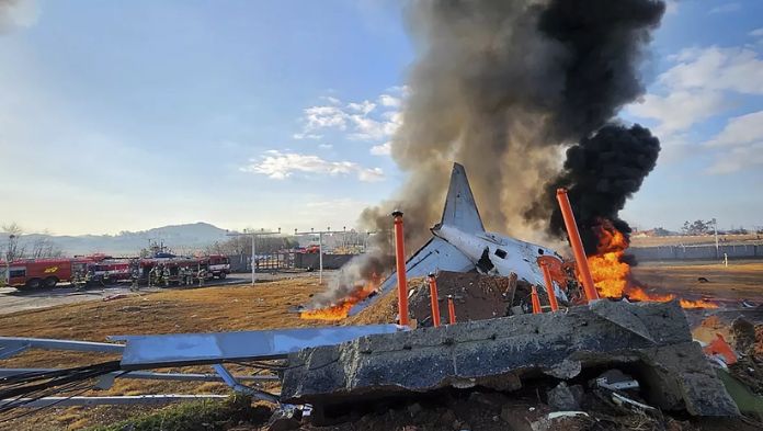 No hay mexicanos entre los muertos del accidente aéreo en Corea del Sur: SRE