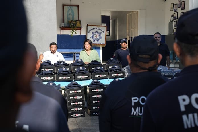 La Policía Municipal de San Andrés Tuxtla recibe uniformes y calzado táctico nuevo