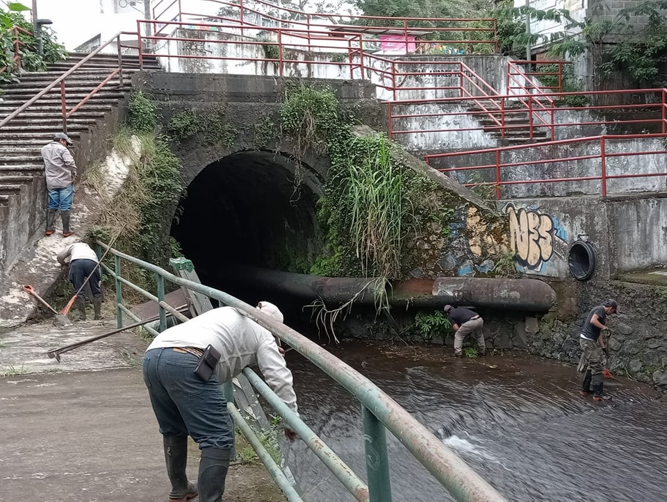 Limpian andadores marginales del Río Tajalate en San Andrés Tuxtla