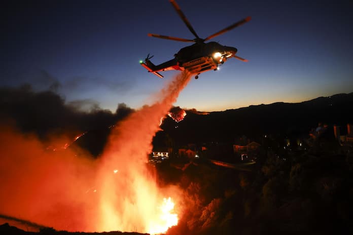 México enviará militares y equipo de combatientes de incendios a Los Ángeles