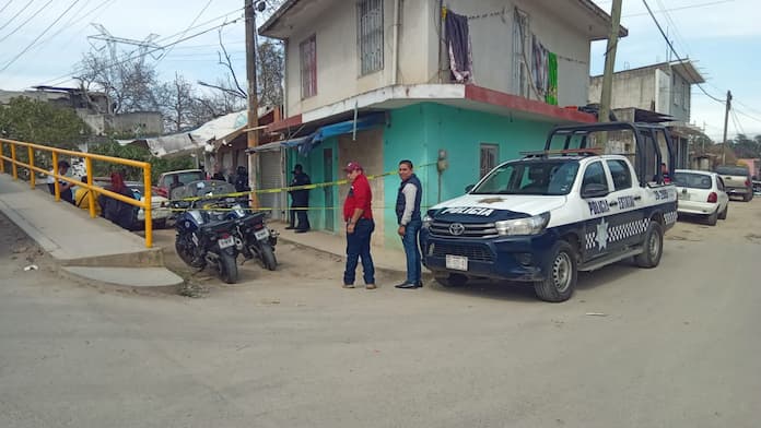 Hallan a hombre muerto en taller mecánico