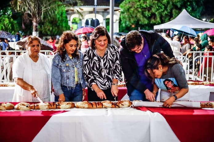 Alcaldesa y DIF Municipal de San Andrés Tuxtla, festejan Día de Reyes Magos