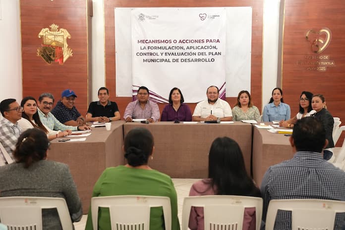 Alcaldesa de San Andrés Tuxtla preside primera reunión del COPLADEMUN 2025