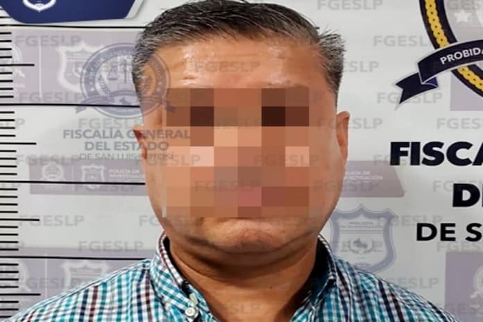HAY UN DICHO QUE DICE CUANDO VEAS LAS BARBAS DE TU VECINO CORTAR PON LAS TUYAS A REMOJAR.