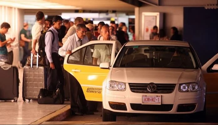 Debe pagar AICM por monopolio de taxis