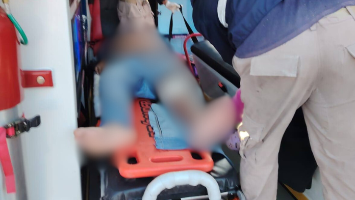 Automovilista queda atrapado en unidad tras accidente en la carretera Alvarado-Paso del Toro