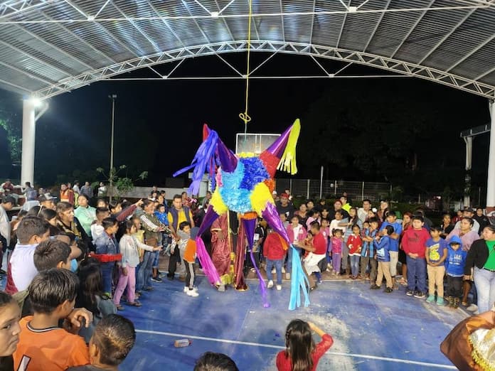 ¡Con mucha diversión, juegos y regalos, se vivió el Festival de los Reyes Magos!