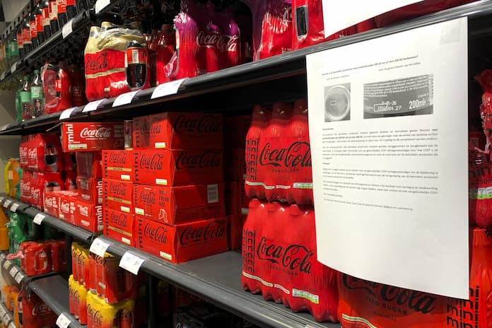 Alertan en Europa por Coca-Cola contaminada