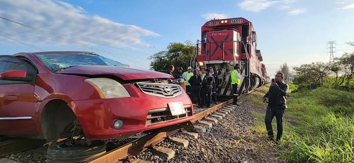 Automovilista arrastrado por La Bestia, en Medellín de Bravo