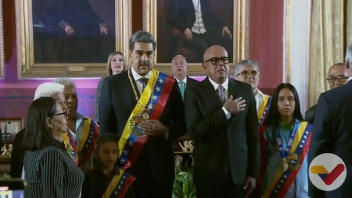 Nicolás Maduro asume su tercer mandato en Venezuela entre acusaciones de fraude; promete un “período de paz”