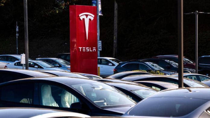 Tesla anuncia caída de venta de sus vehículos en 2024