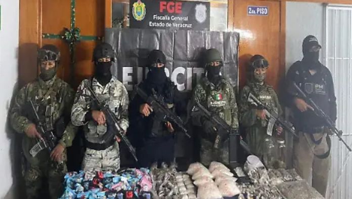 Durante cateo, Ejército Mexicano, GN y SSP aseguran drogas en colonia de Poza Rica