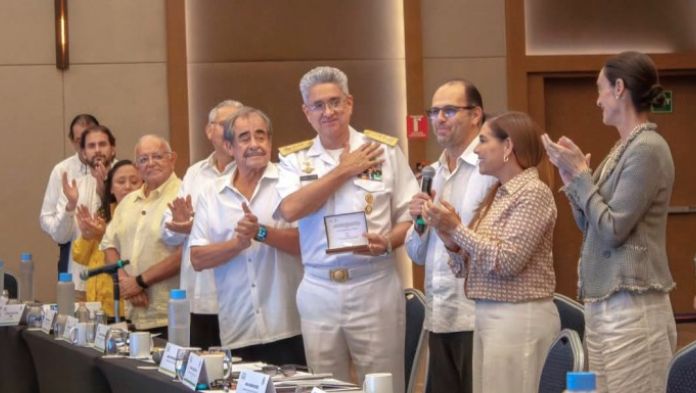 Nombran al Almirante Abraham Eloy Caballero Rosas como director de Asipona Veracruz