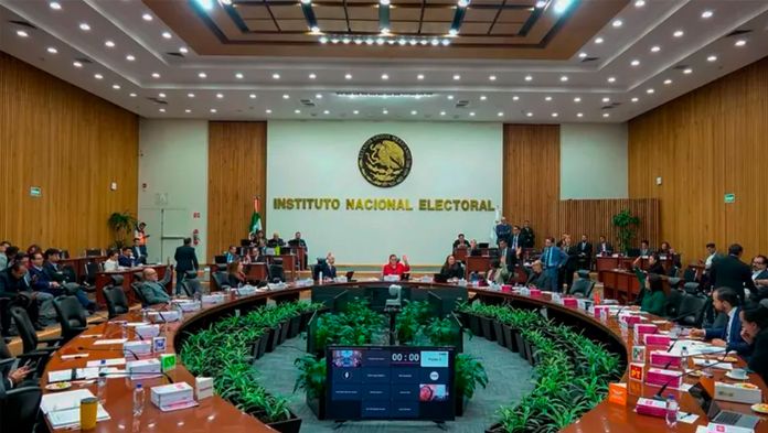 INE aprueba pedir mil 511 mdp a Sheinbaum; cada casilla costará 29 mil pesos