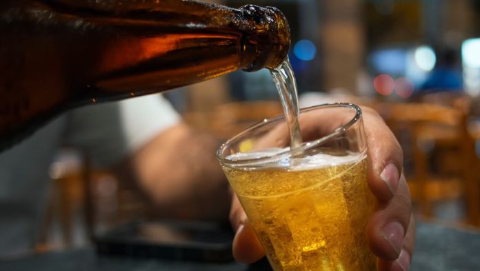 Reportan que el inicio del consumo de alcohol se redujo a los 8 años