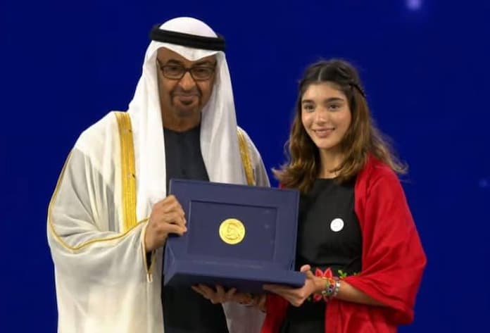 Estudiantes veracruzanas ganan premio a la sostenibilidad en Emiratos Árabes