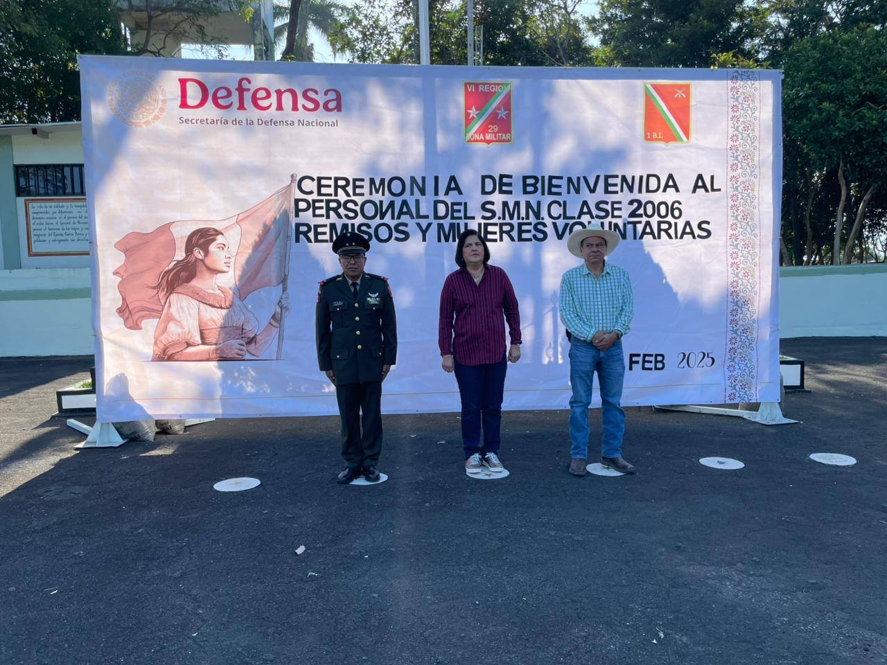 Alcalde de Catemaco asiste a la ceremonia de bienvenida para los jóvenes y mujeres voluntarias de la clase 2006 del Servicio Militar Nacional (SMN)