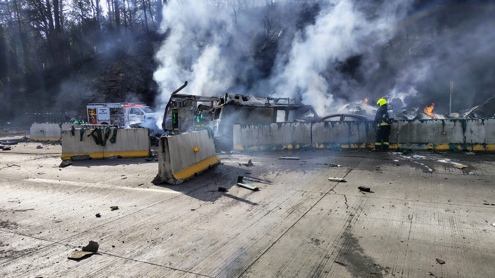 Al menos 6 muertos en carambola en la México-Puebla