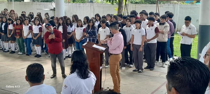 Inauguran semestre 2025 A del COBAEV plantel 16 en Catemaco