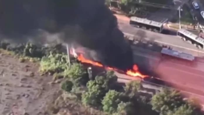 Avioneta se estrella contra un autobús en Sao paulo Brasil