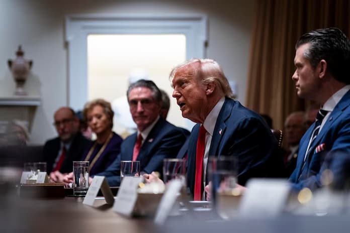 Trump confirma que aranceles a México y Canadá entrarán en vigor el 4 de marzo