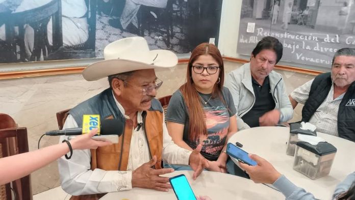 Exalcalde de Ángel R. Cabada interpondrá denuncia por incendio en su vivienda