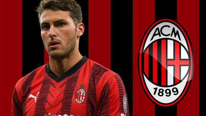 Santiago Giménez es nuevo jugador del AC Milan