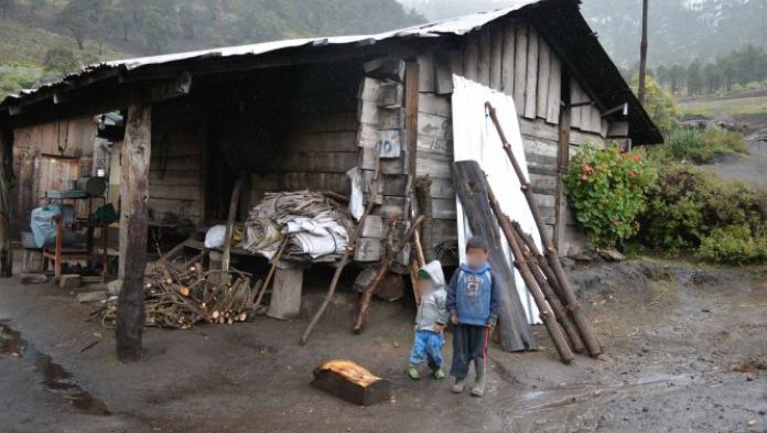 Poco más de la mitad de veracruzanos está en pobreza