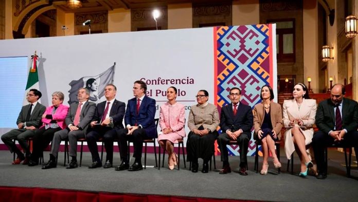 Sheinbaum se reúne con empresarios en Palacio Nacional