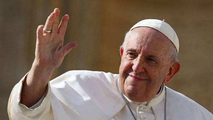El papa se enfrentó a cardenales por las finanzas del Vaticano antes de su hospitalización