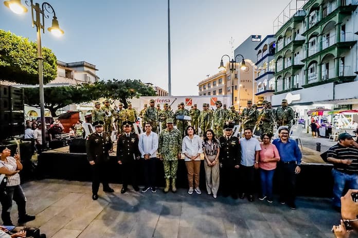 Con éxito se presentó en San Andrés Tuxtla la Banda de Música de la Sexta Región Militar