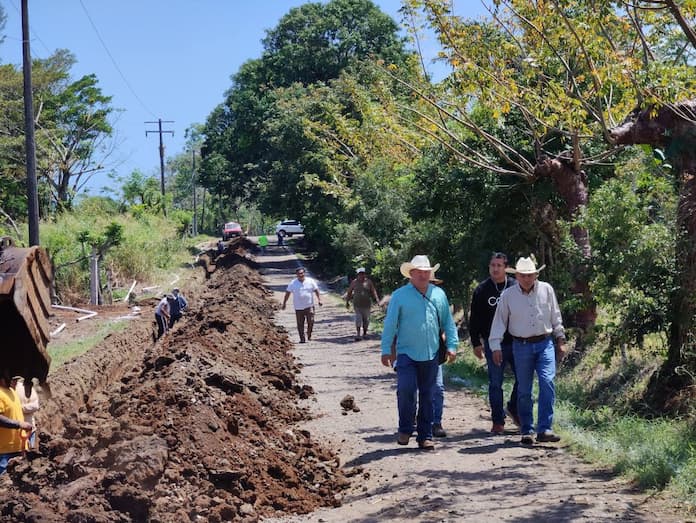 Supervisa Alcalde de Catemaco diversas obras