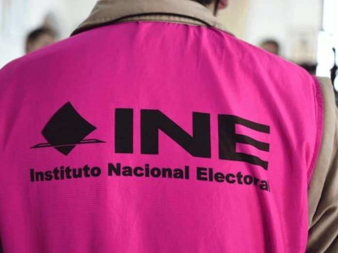 INE despide a seis CAES en Veracruz tras detectar que son militantes de Morena