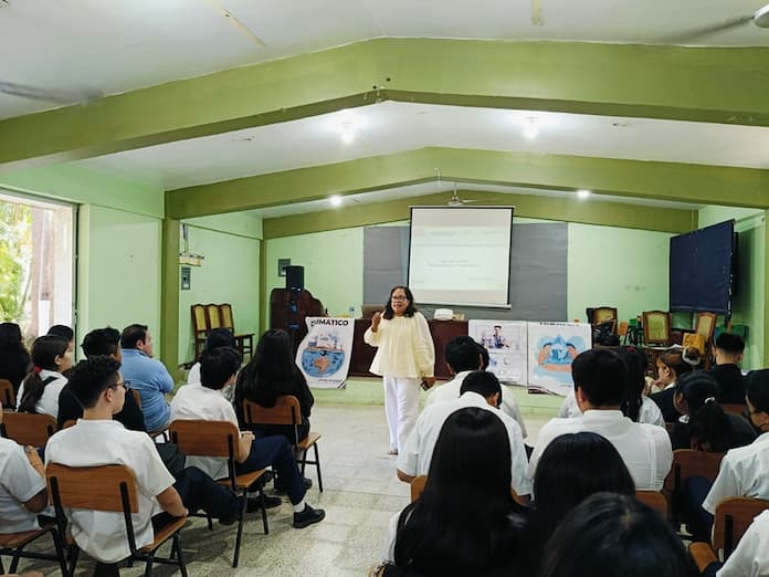 Imparten plática denominada «Huella Hídrica, Mercado Virtual en Escuela Secundaria y Bachilleres «Dr. Isaac Ochoterena
