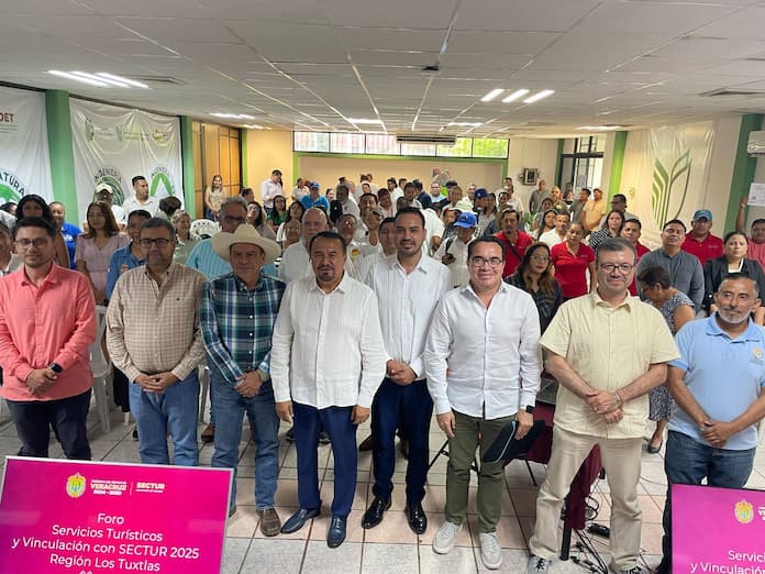 Alcalde y autoridades de turismo de Catemaco asistieron al Foro de Servicios Turísticos y Vinculación con SECTUR 2025