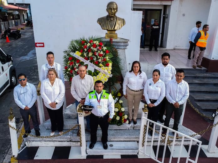 Catemaco realiza acto cívico en honor al 219º aniversario del natalicio de Benito Juárez García