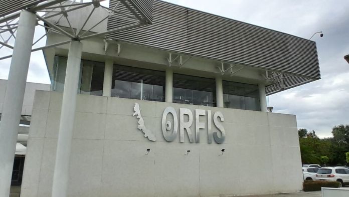 Denuncian sobresueldos y bonos fuera de la ley a funcionarios del Orfis
