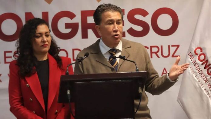 Diputadas morenistas acusan a Yunes Landa de machismo