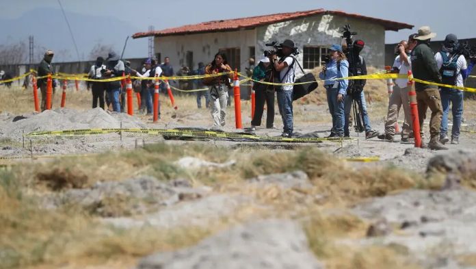 Familiares de desaparecidos acusan que visita a rancho Izaguirre fue ‘un circo’