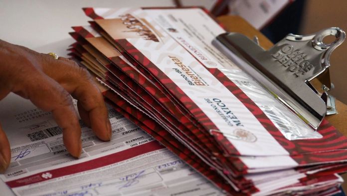 Dan fecha de entrega de tarjetas a quienes se registraron en febrero a la Beca Benito Juárez