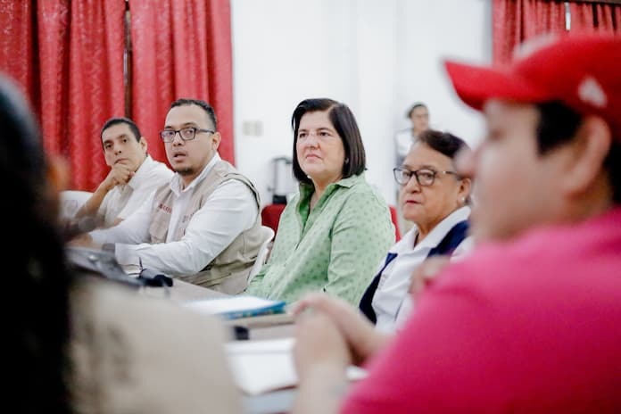 Autoridades municipales y de la Jurisdicción Sanitaria 10 sostienen reunión para combatir tos ferina y dengue