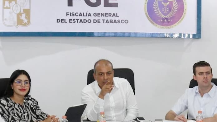 El gobernador Javier May anuncia la renuncia del fiscal de Tabasco
