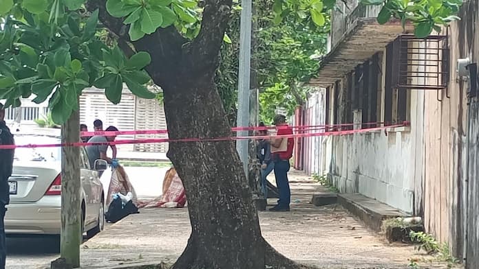 Abandonan cuerpø ensabanado