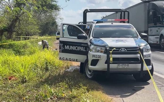Abandonan cuerpo maniatado en autopista Cosoleacaque–Acayucan