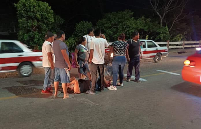 Accidente en moto deja dos mujeres lesionadas, en San Andrés Tuxtla