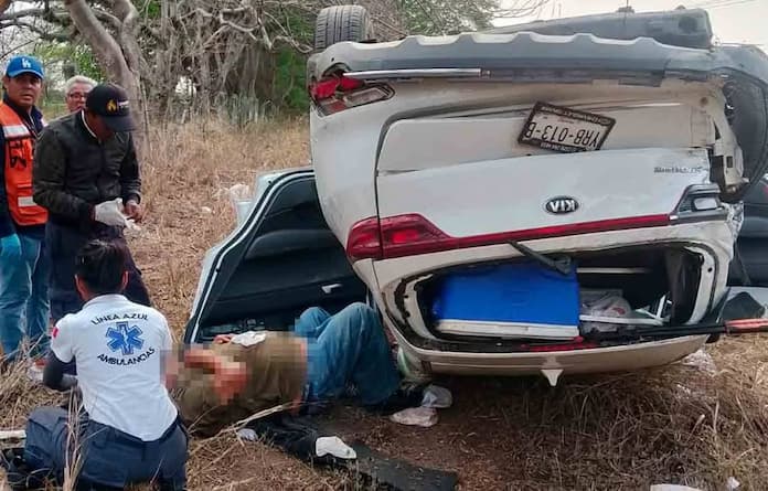 Aparatoso accidente deja 5 lesionados