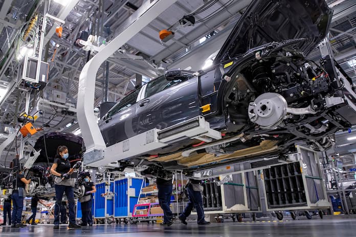 Exportación de autos en México cae 6 % en el primer trimestre ante aranceles