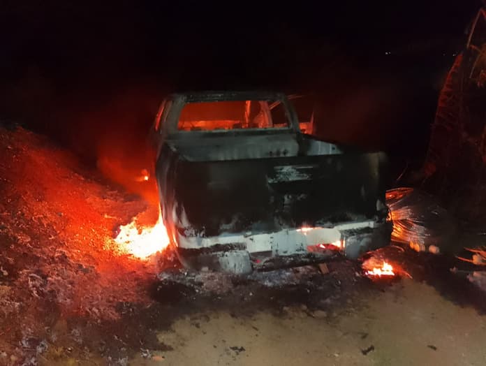 Incendian vehículo de candidato del PT en Mixtla de Altamirano