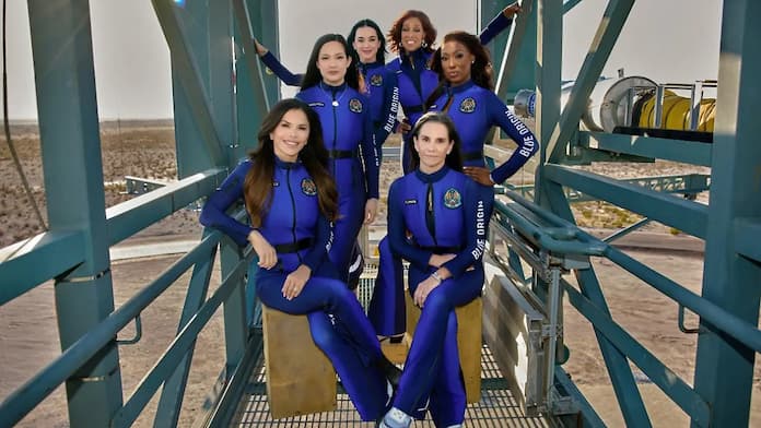 Katy Perry y Lauren Sánchez viajan al espacio en tripulación 100% femenina de Blue Origin