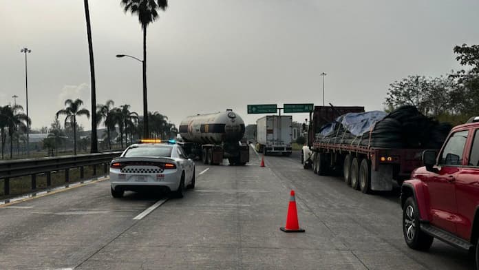 Mu£re adulto mayor al ser arrollado sobre la autopista Córdoba-Veracruz.